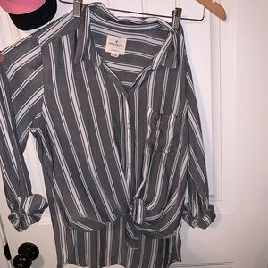 American eagle women’s button up